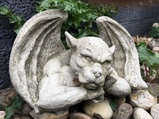 De Denker- Gargoyle- decoratie voor de muur - Stone Monster- middeleeuwse figuren tuin.